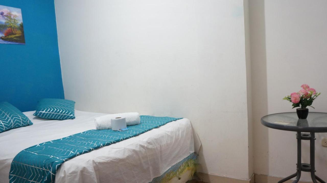 Aypa Hostal Trujillo Exterior photo