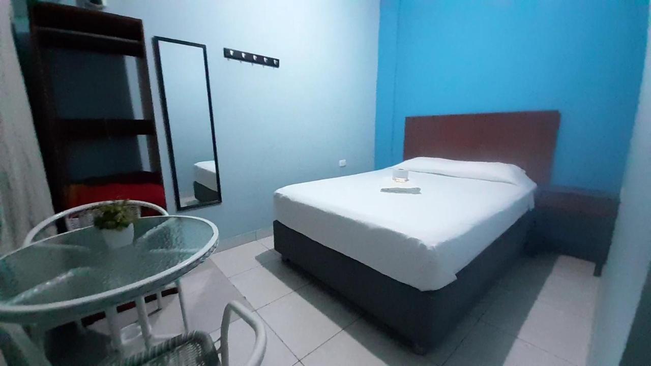 Aypa Hostal Trujillo Exterior photo