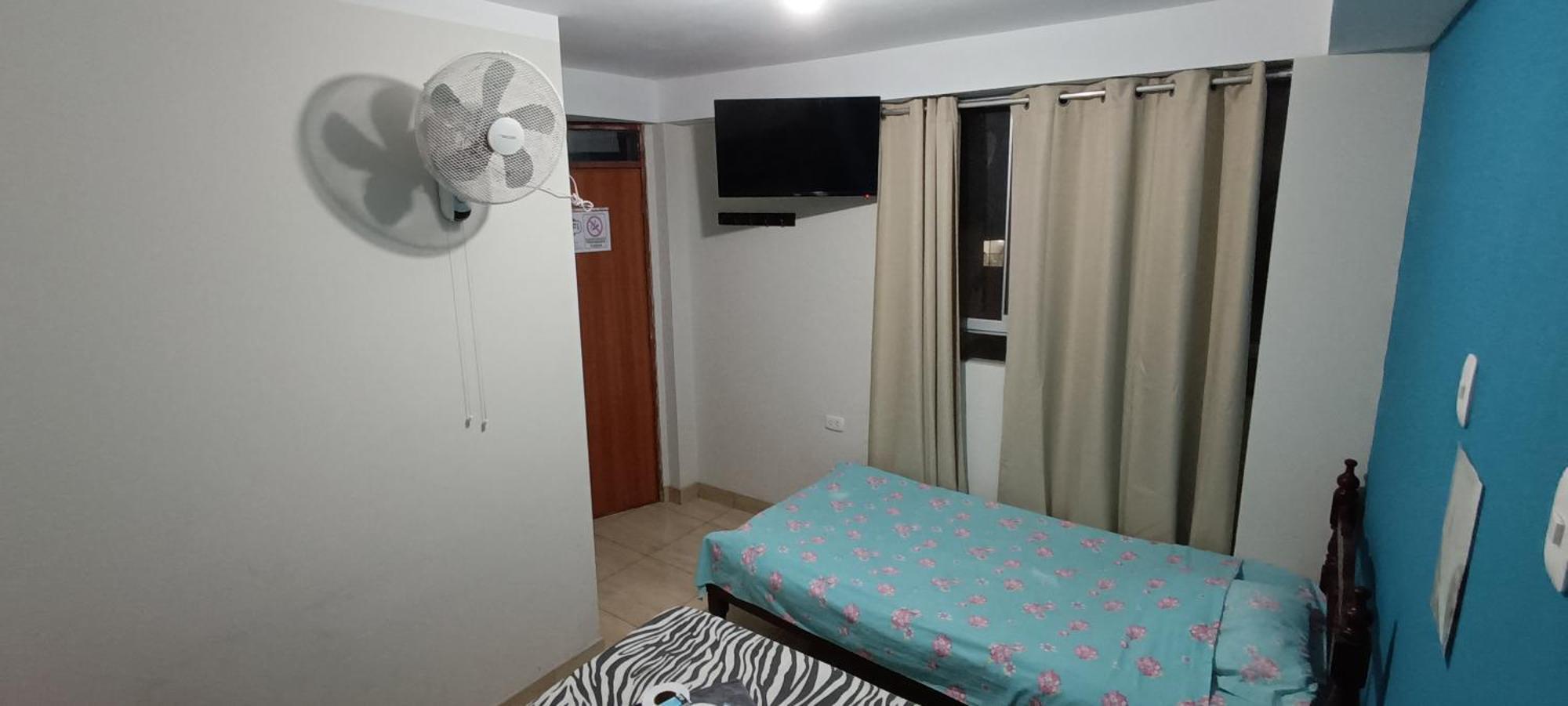 Aypa Hostal Trujillo Exterior photo