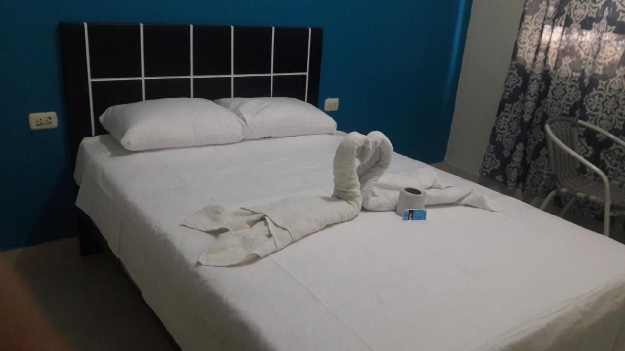 Aypa Hostal Trujillo Exterior photo