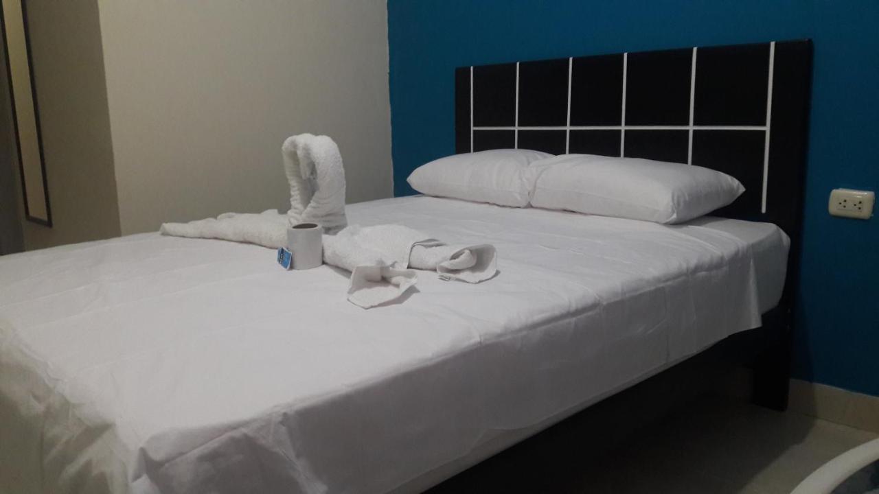 Aypa Hostal Trujillo Exterior photo
